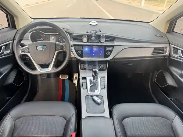 Geely Emgrand GS 2017