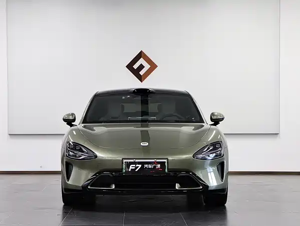 Xiaomi SU7 2024