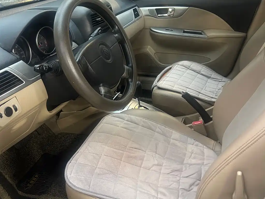 Buick Excelle 2012