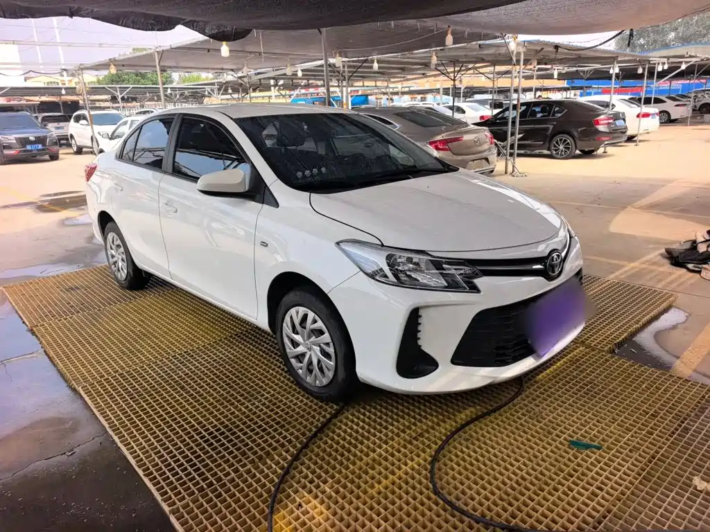 Toyota Vios 2022 — фото 25