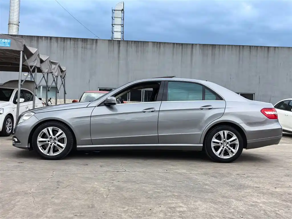 Mercedes-Benz E-Class 2010