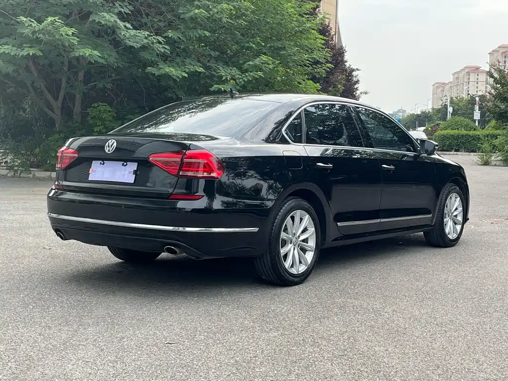 Volkswagen Passat 2018 — фото 6