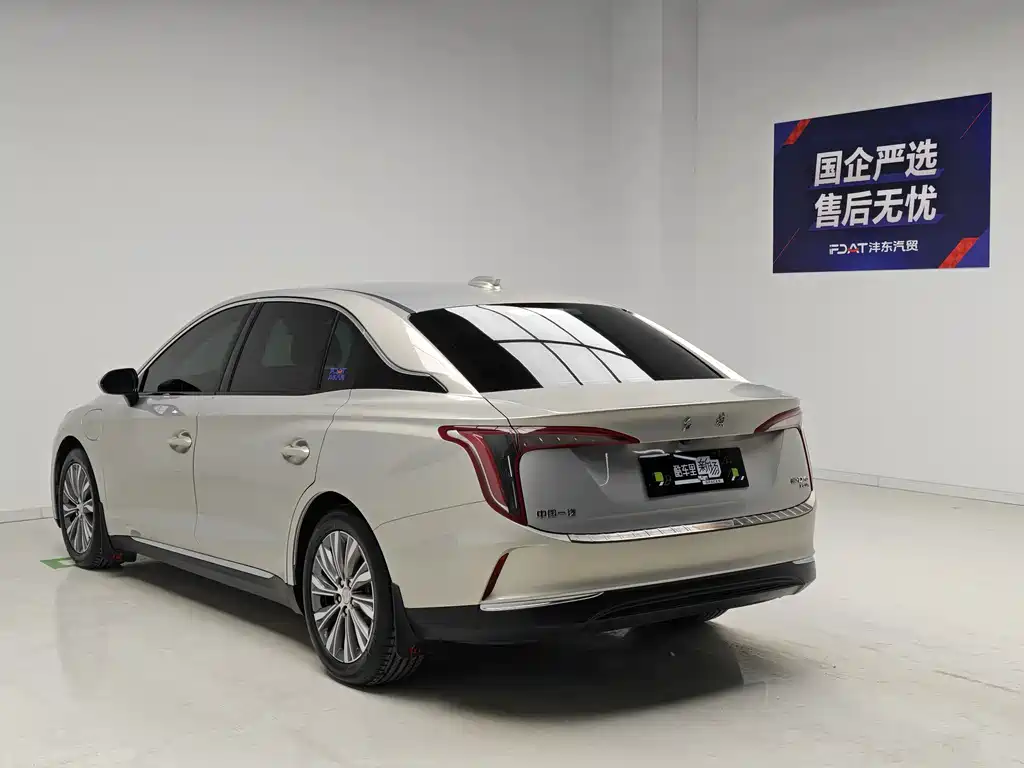 Hongqi E-QM5 2024 — фото 6