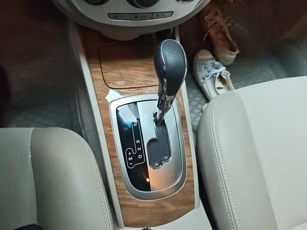 Buick Excelle 2016 — фото 15