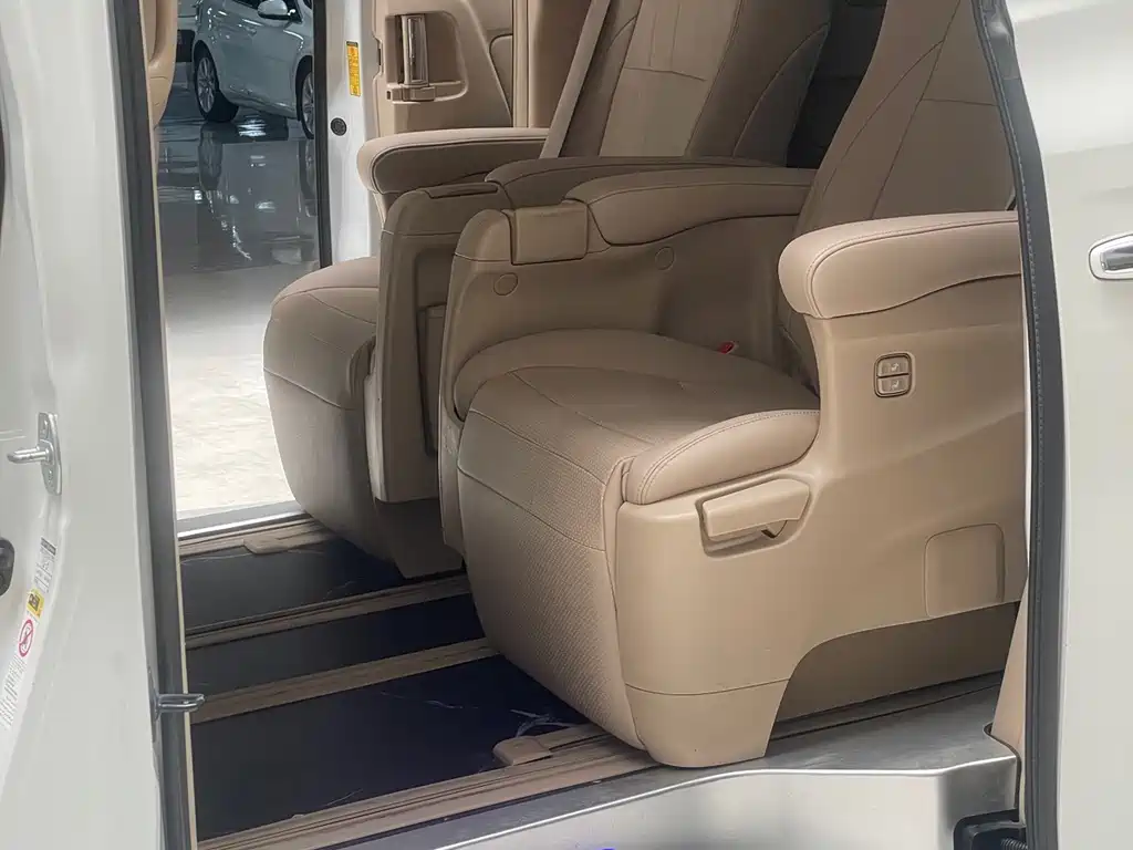 Toyota Alphard 2014 — фото 14