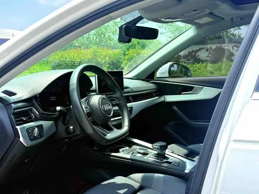 Audi A4L 2018