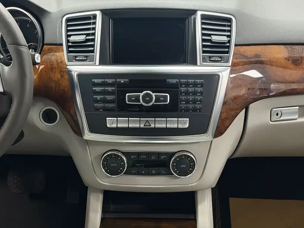 Mercedes-Benz M-Class 2014 — фото 12