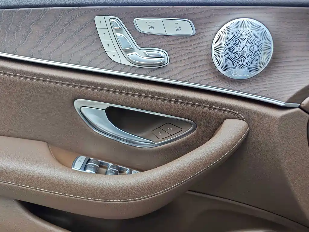 Mercedes-Benz E-Class 2021 — фото 16