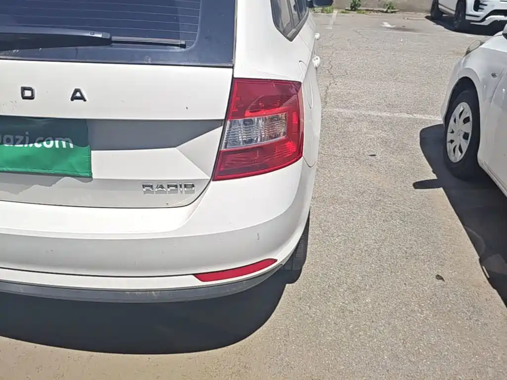 Skoda Rapid Spaceback 2020 — фото 8