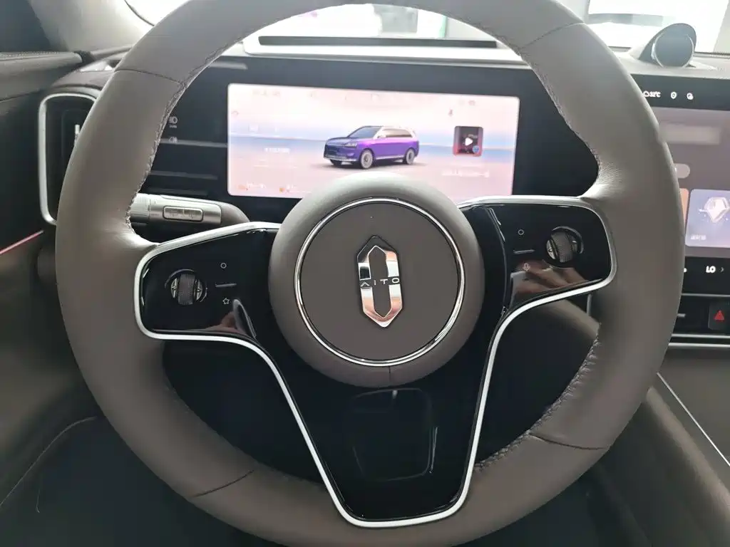 AITO M9 2025 — фото 15