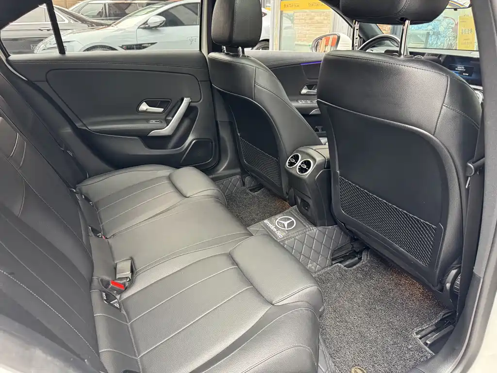 Mercedes-Benz A-Class 2022 — фото 19