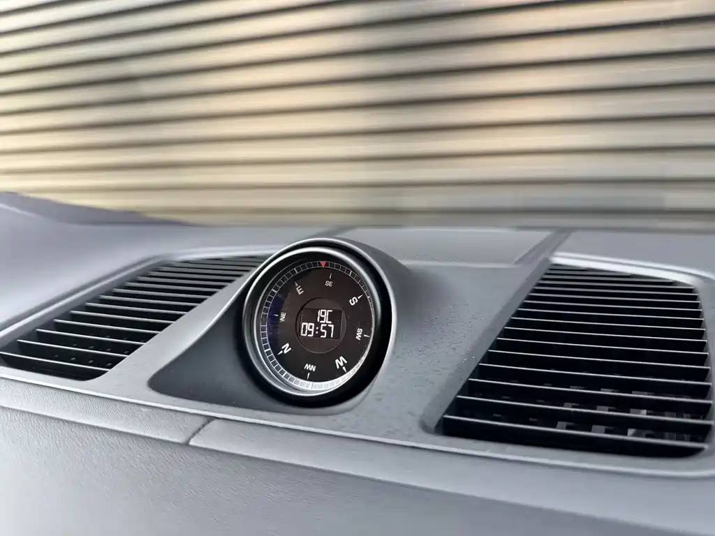 Porsche Cayenne 2021 — фото 10