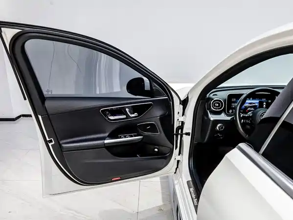 Mercedes-Benz C-Class 2023