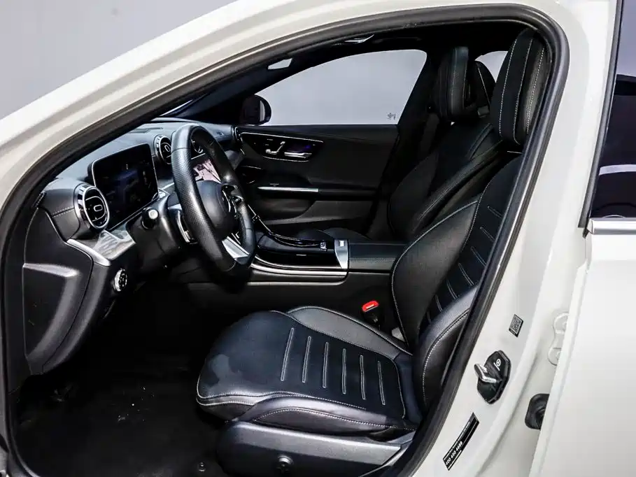 Mercedes-Benz C-Class 2023 — фото 8