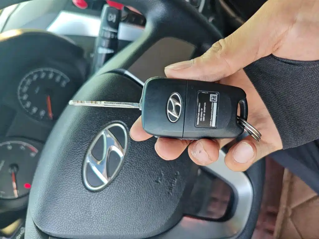 Hyundai Verna 2015 — фото 12
