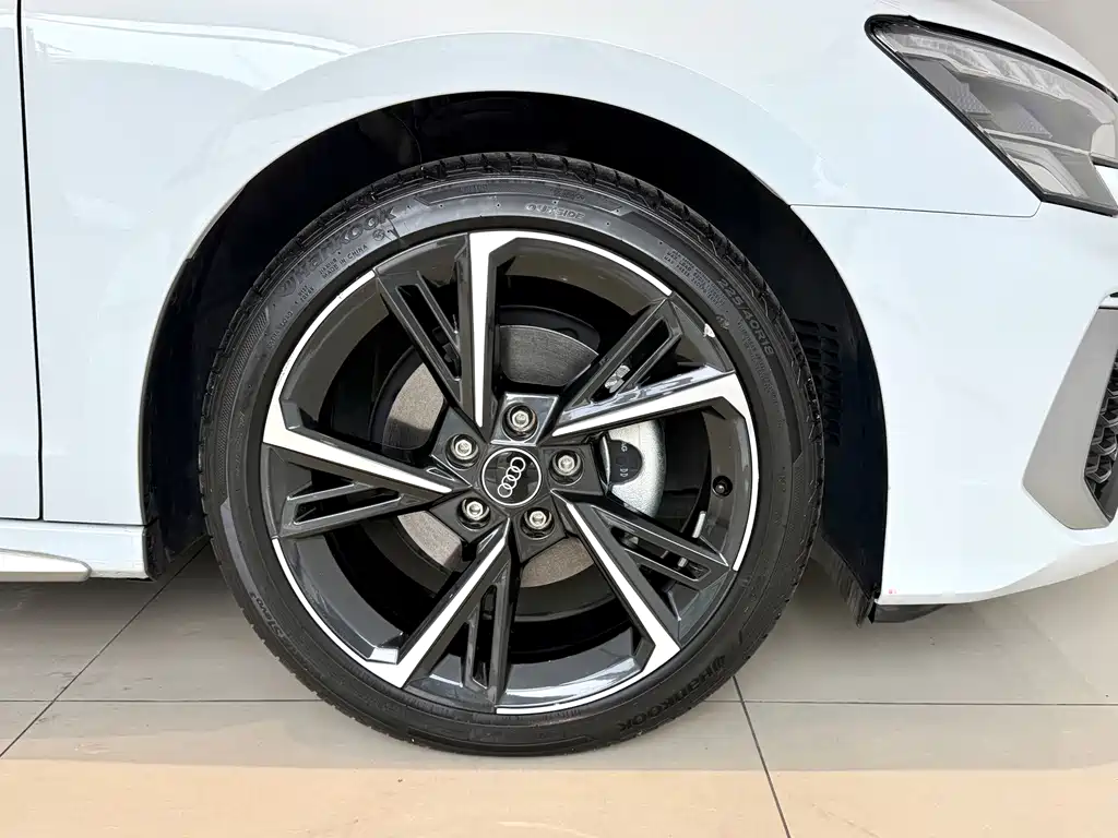 Audi A3 2024 — фото 16