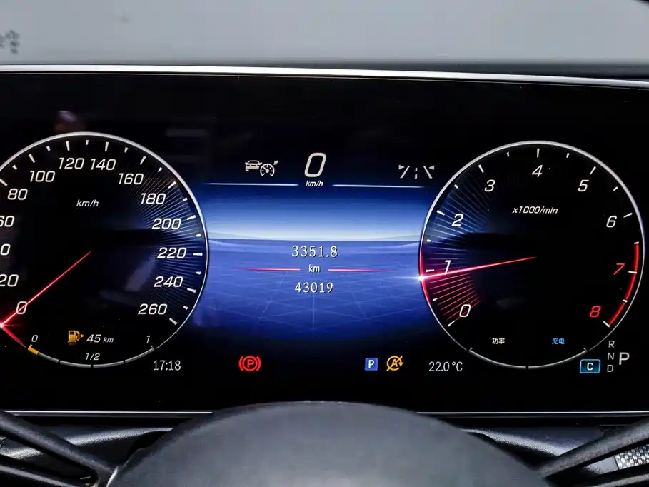 Mercedes-Benz C-Class 2023 — фото 16