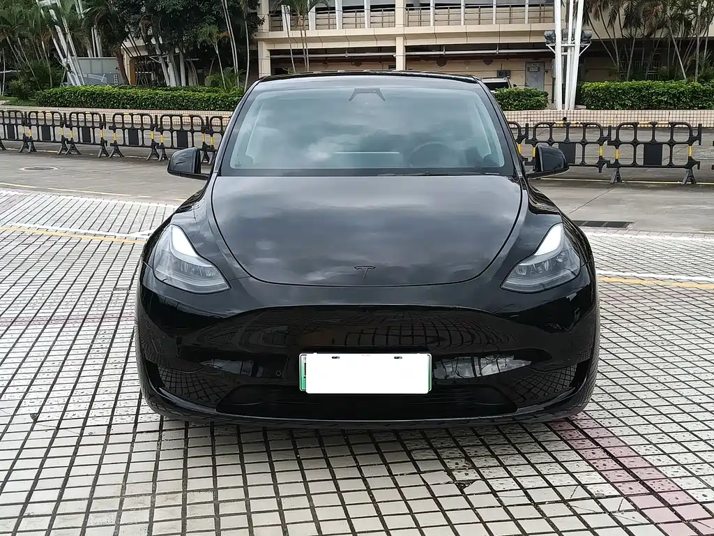 Tesla Model Y 2022 — фото 2
