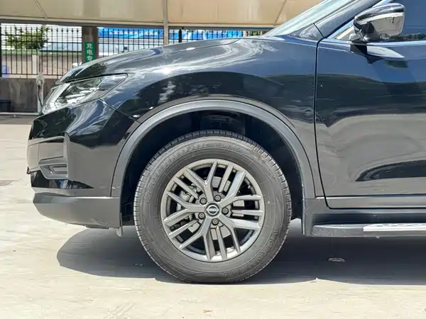 Nissan X-Trail 2025