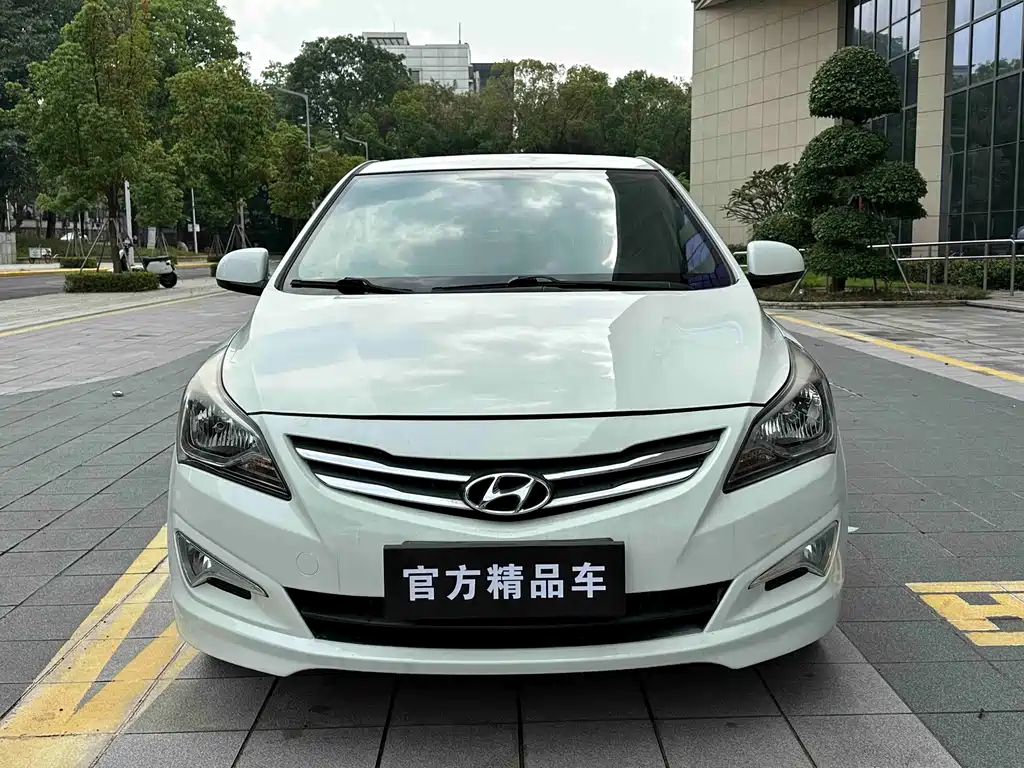 Hyundai Accent 2017 — фото 3