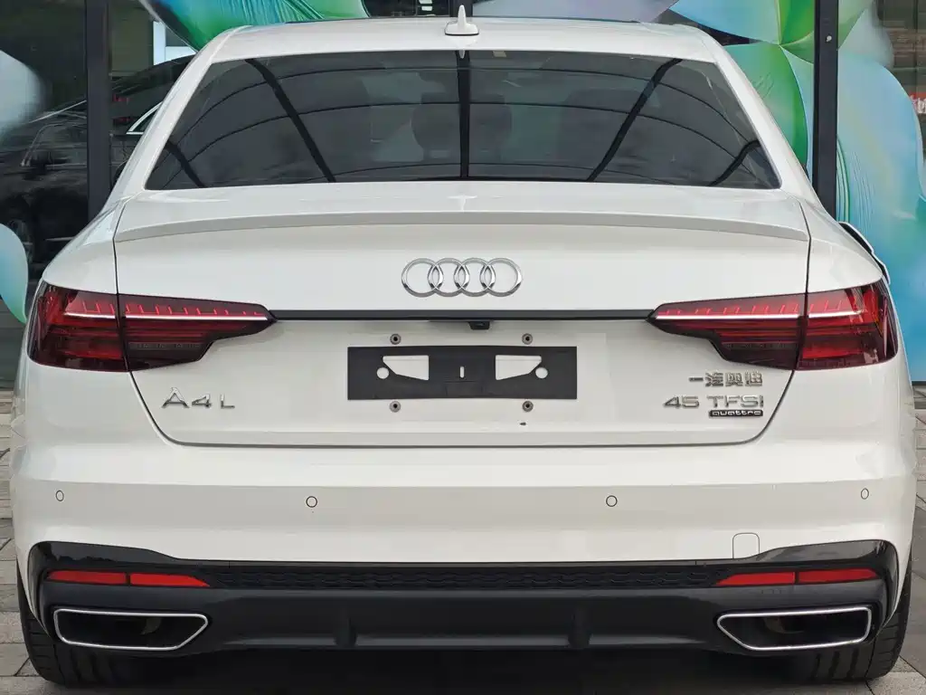 Audi A4L 2022 — фото 11