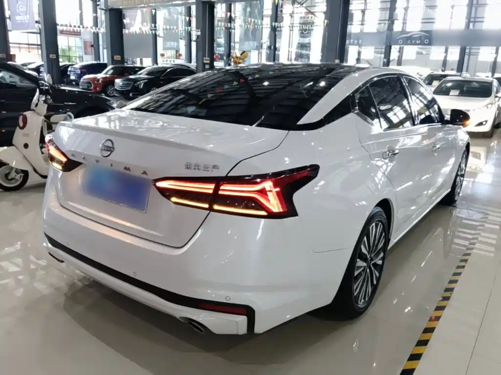 Nissan Teana 2023
