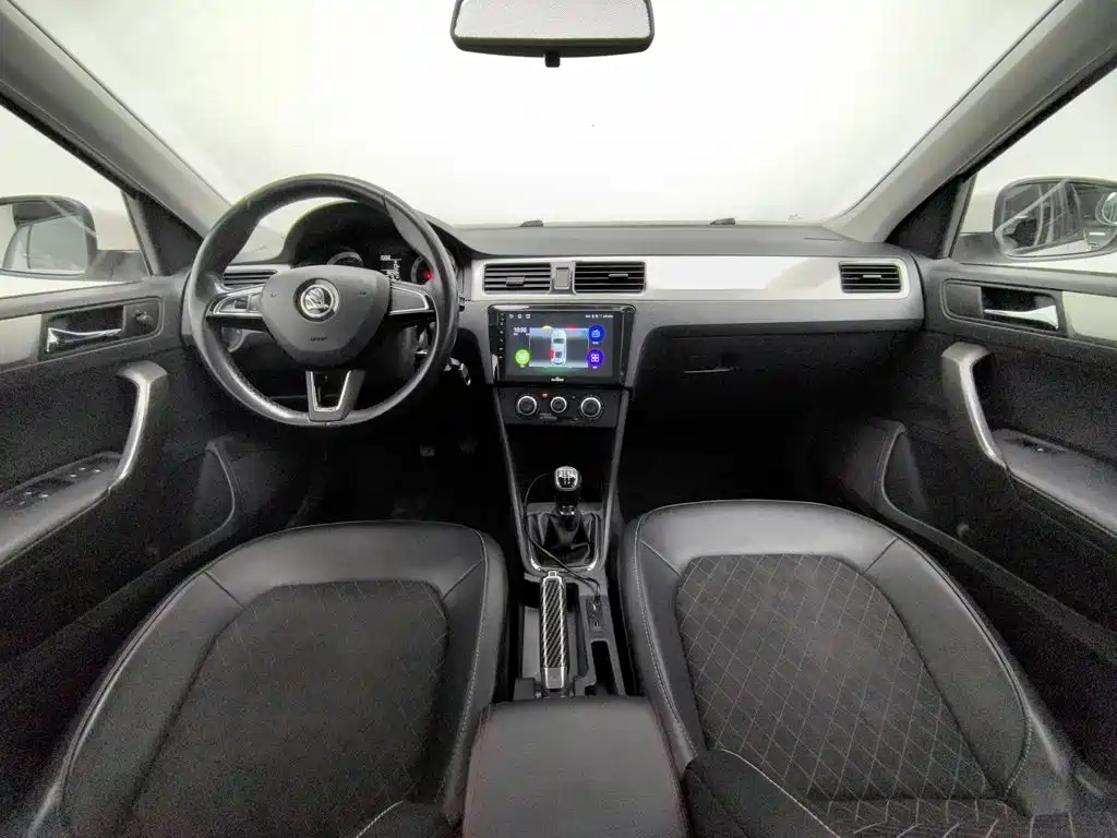 Skoda Rapid Spaceback 2018 — фото 5