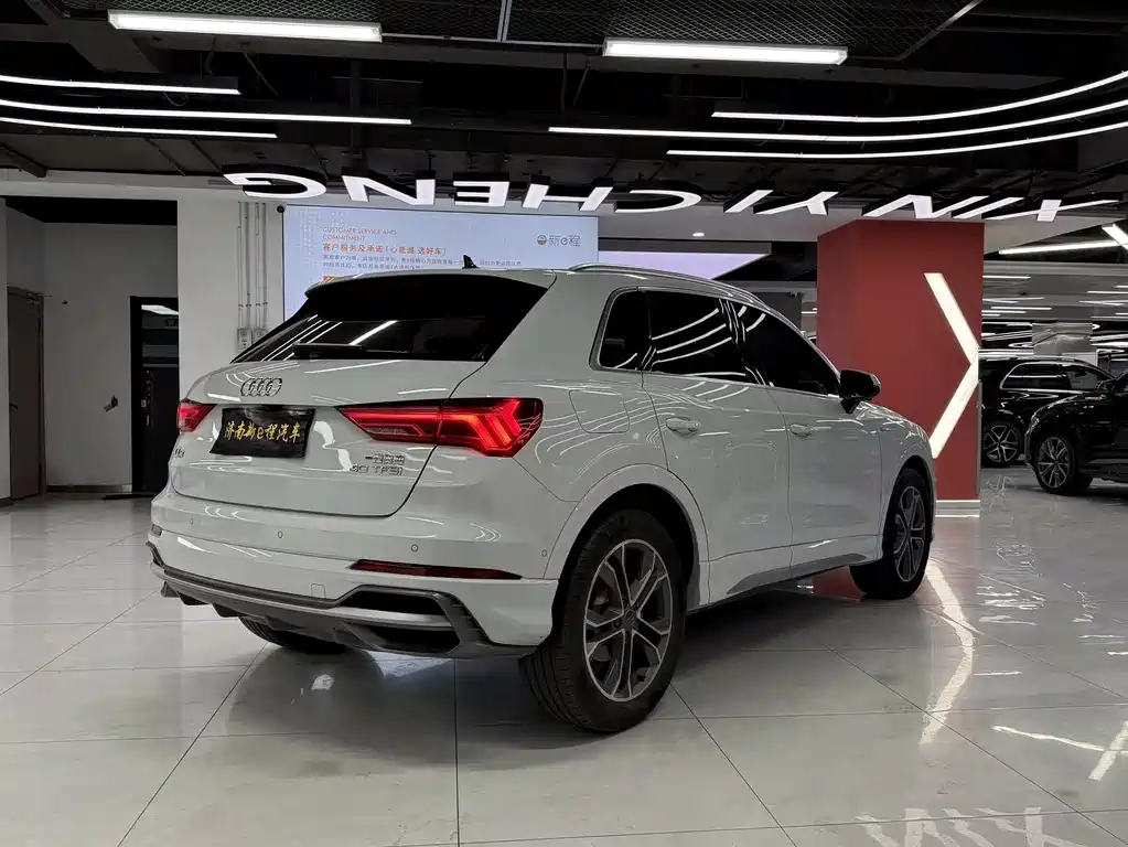 Audi Q3 2021 — фото 4
