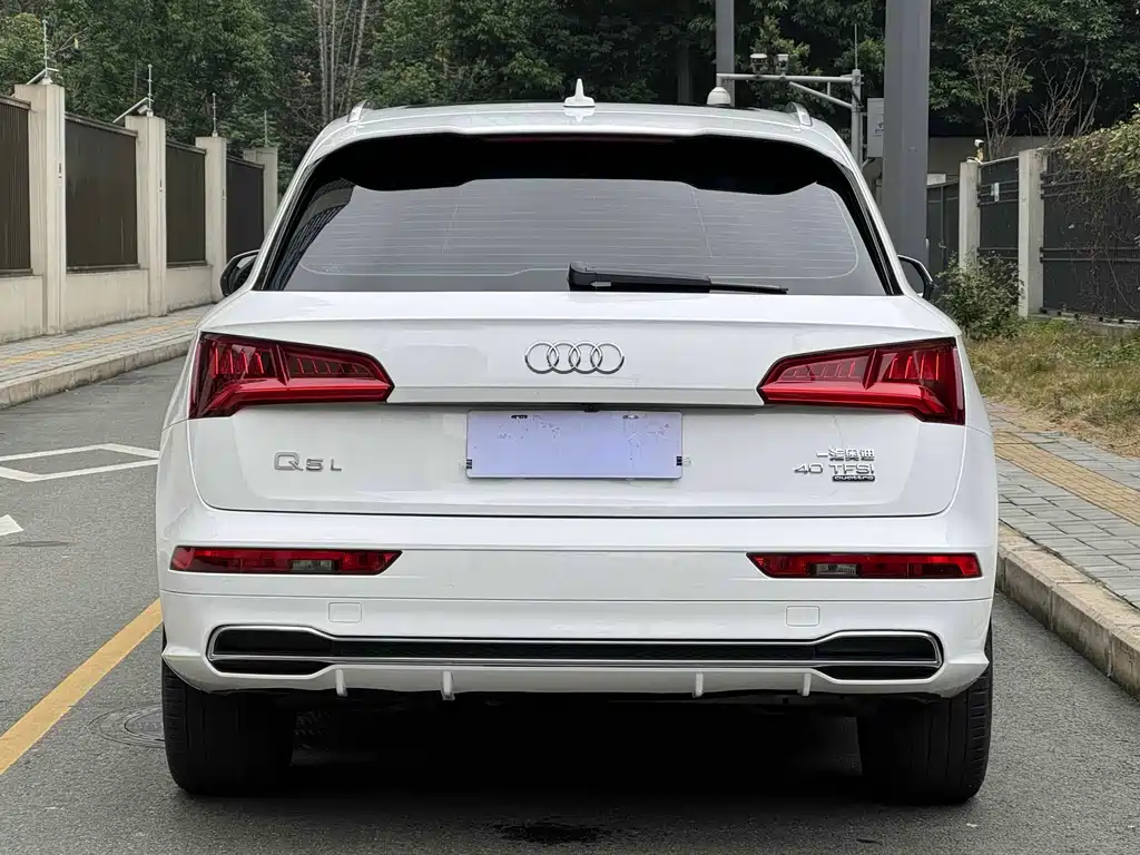 Audi Q5L 2021 — фото 5