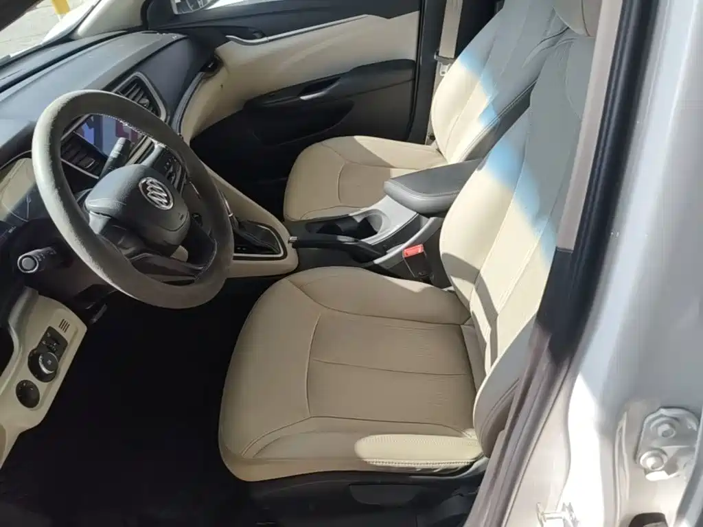 Buick Excelle 2017 — фото 15