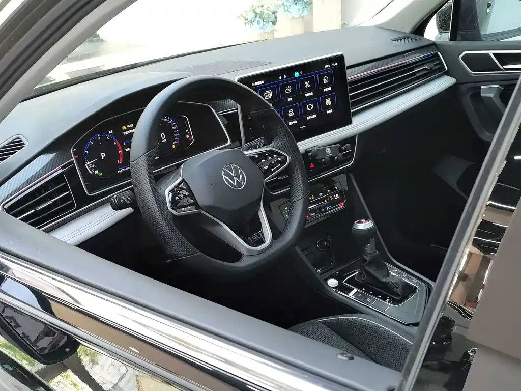 Volkswagen Tiguan L 2022 — фото 12