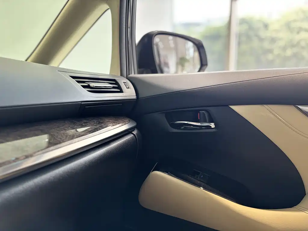 Toyota Vellfire 2021 — фото 9