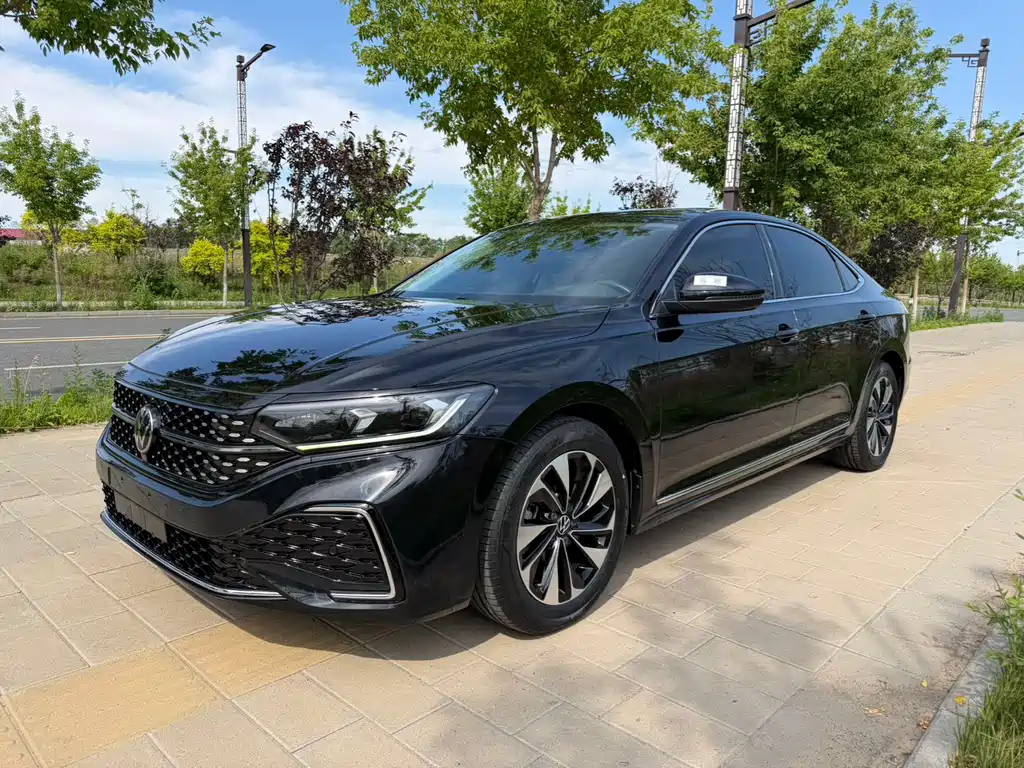 Volkswagen Passat 2023