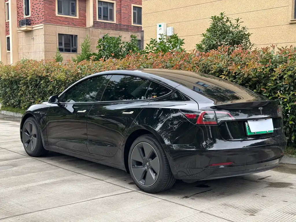 Tesla Model 3 2022 — фото 11