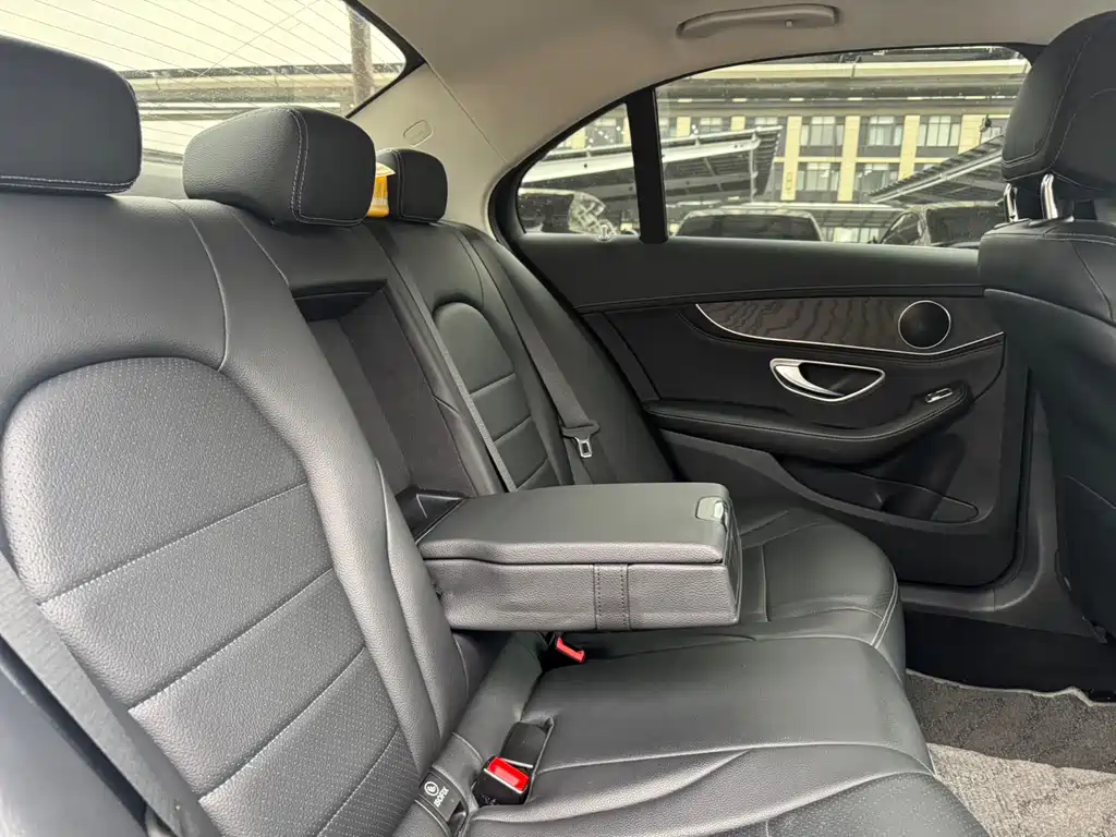 Mercedes-Benz C-Class 2020 — фото 16