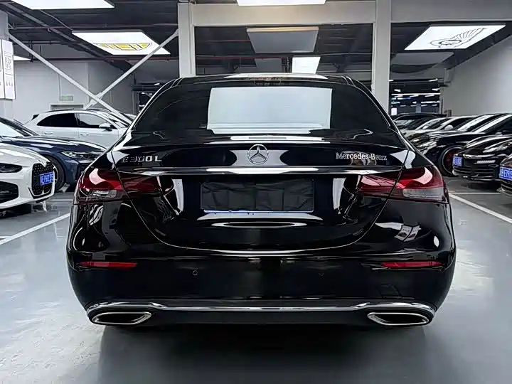 Mercedes-Benz E-Class 2022 — фото 20