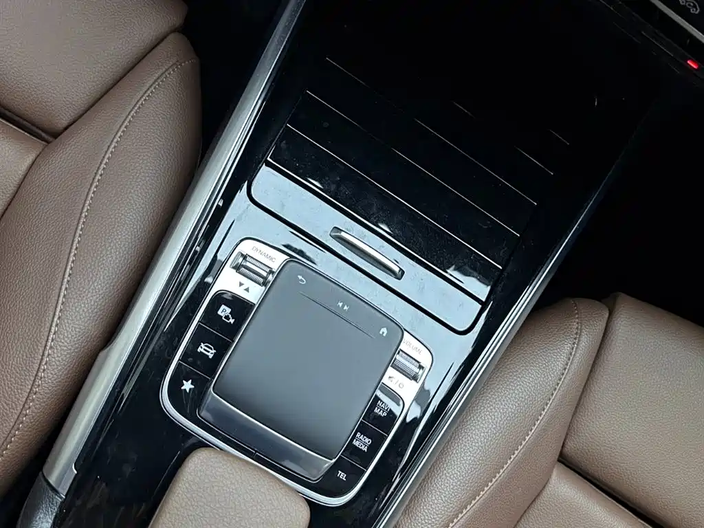 Mercedes-Benz GLB 2020 — фото 13