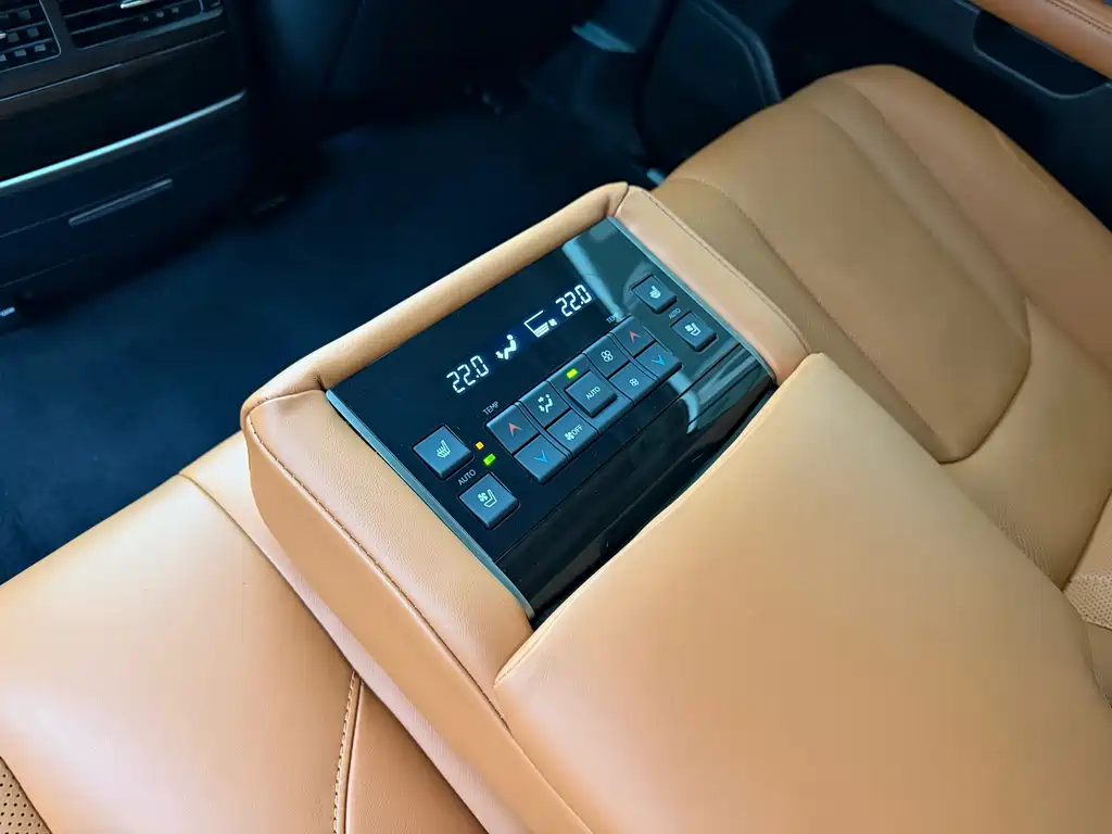 Lexus LX 2019 — фото 15