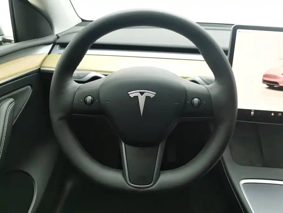 Tesla Model Y 2023 — фото 15
