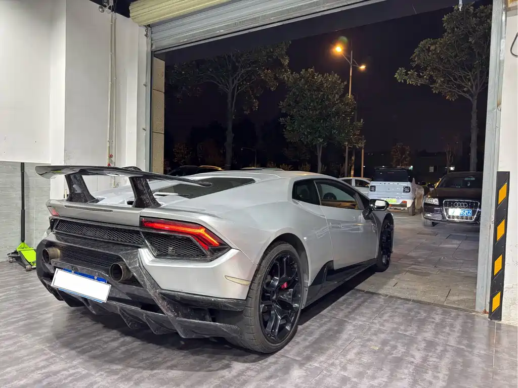 Lamborghini Huracan 2016 — фото 5