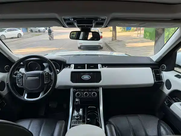 Land Rover Range Rover Sport 2013