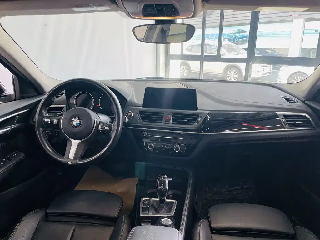 BMW 1 Series 2020 — фото 7