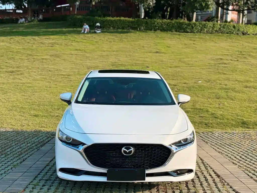 Mazda 3 Axela 2022