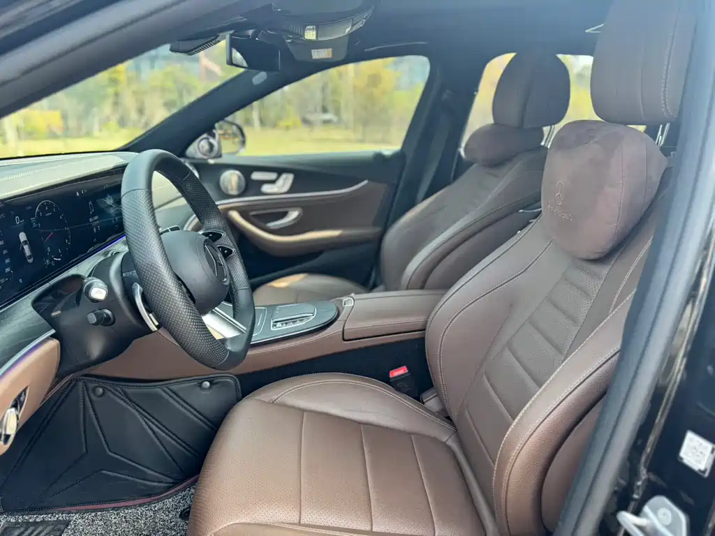 Mercedes-Benz E-Class 2023 — фото 11