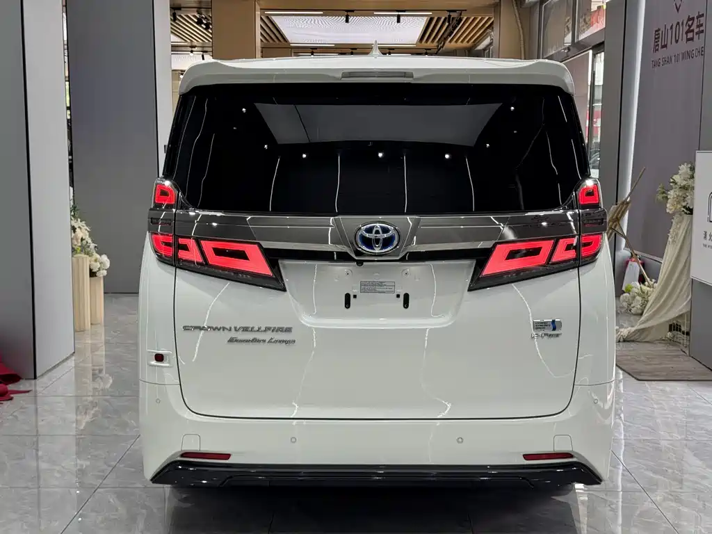 Toyota Vellfire 2022 — фото 5