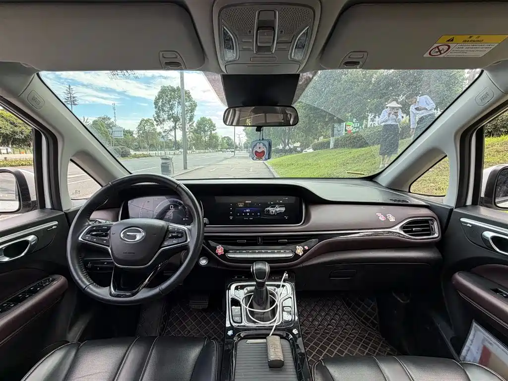 GAC Motor Trumpchi M6 2023 — фото 11