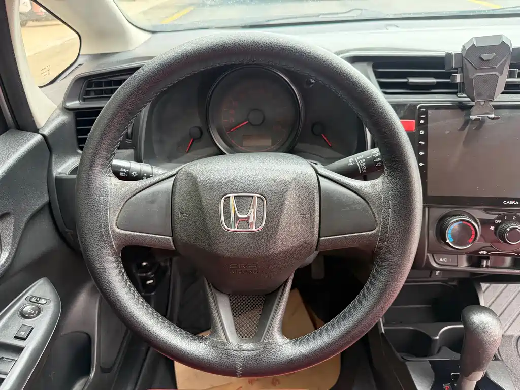 Honda Fit 2015 — фото 21