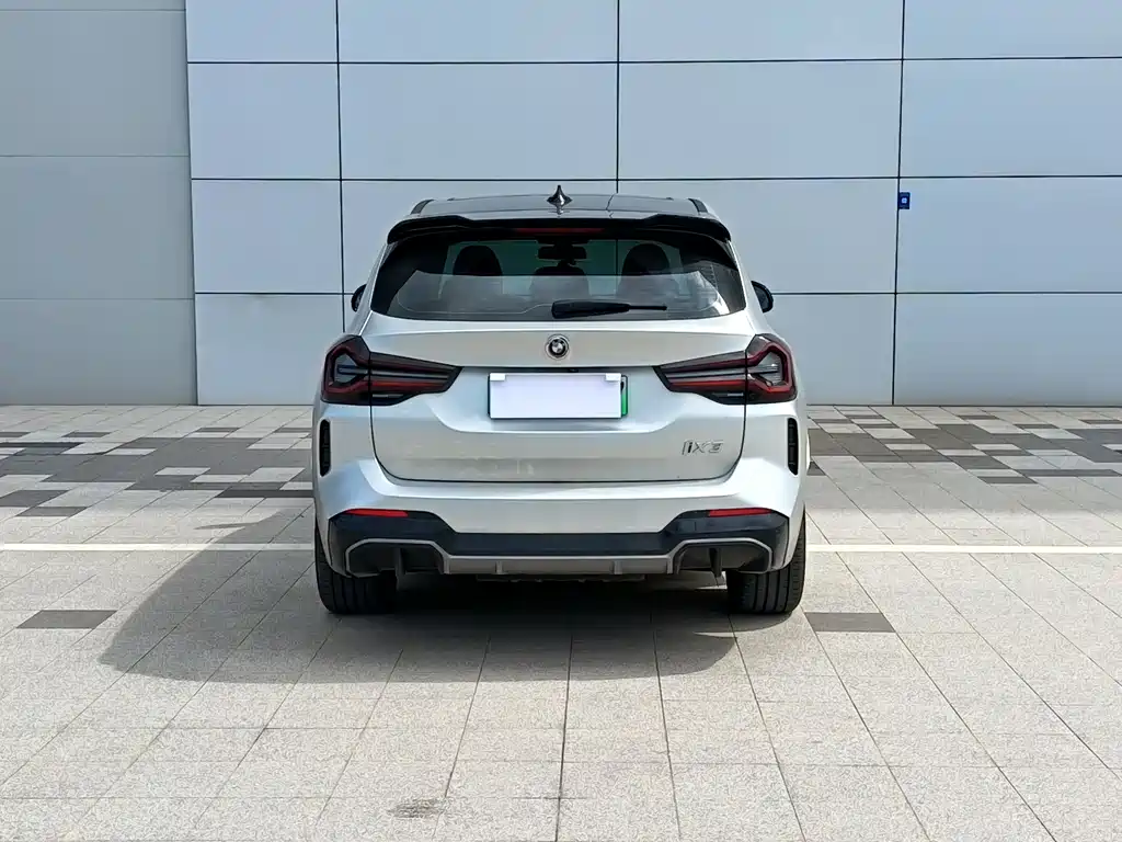 BMW iX3 2023 — фото 5