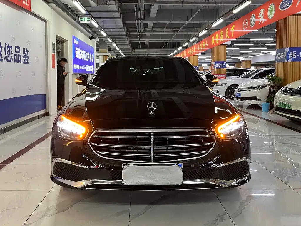 Mercedes-Benz E-Class 2022 — фото 1