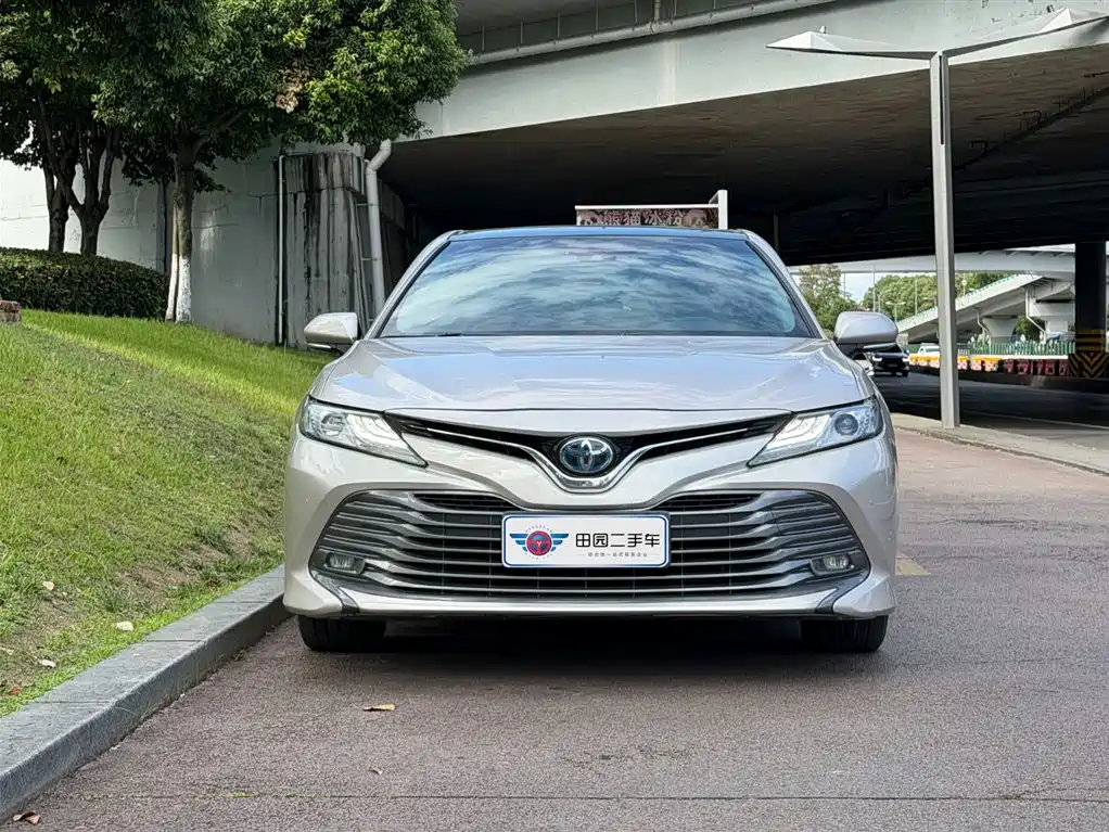 Toyota Camry 2019
